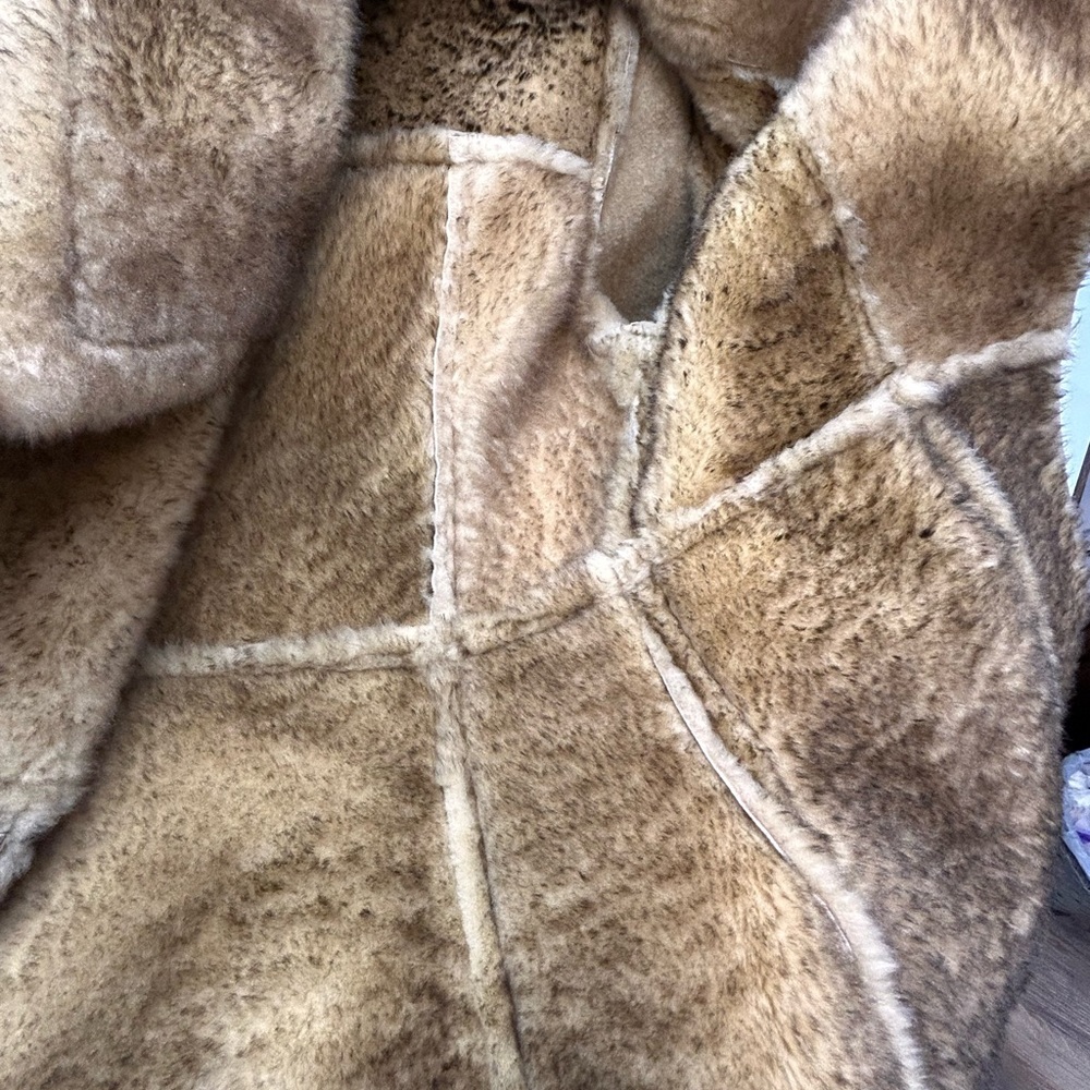 Ardeny LIKE NEW Women's LONG Tan LAMBS WOOL Coat - Picture 6 of 13